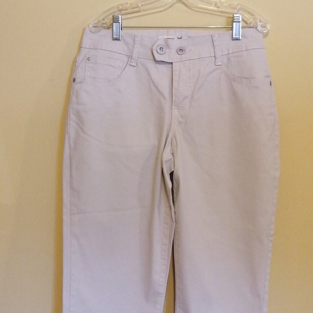 NWOT,Jeanstar ladies Capri, size 4